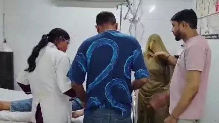महोबा: कुलपहाड़ के नरवापुरा मोहल्ले में परीक्षा में फेल होने से आहत छात्रा ने खाईं जहरीली गोलियां, हालत नाजुक