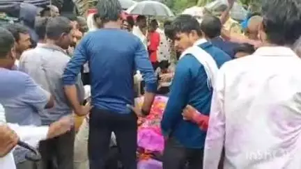 झालरापाटन: बगदर में मुक्तिधाम नहीं होने से ग्रामीणों का विरोध, शव को राजमार्ग पर रखकर किया प्रदर्शन