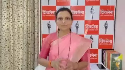 बुलढाणा: कोण संपेल हे महाराष्ट्राने ओळखलंय ! लाचारीची कारकिर्द लवकरच संपणार - ठाकरे गट शिवसेना प्रवक्त्या जयश्रीताई शेळके