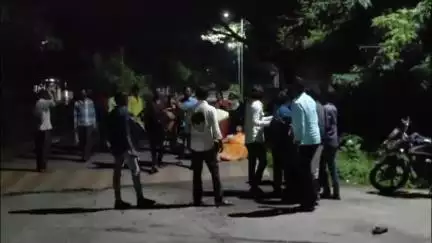 जालना: जालन्यात विजेचा शॉक लागून एकाचा मृत्यू..
जालना शहरातील म्हाडा कॉलनीत घडली घटना..