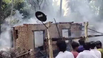 నవఖండ్రవాడ గ్రామంలో సిద్ధాంతపు భగవాన్ దాస్ పూరి గుడిసె అగ్నికి ఆహుతి, సుమారుగా 3 లక్షలు ఆస్తి నష్టం.