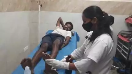 बिहार: बिहार थाना क्षेत्र के नकटपुरा गांव के पास बस ने बाइक को मारी टक्कर, दो युवक घायल