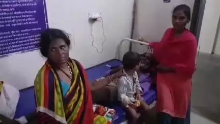 नरसिंहपुर: कल्याणपुर निवासी के घर में घुसकर 14-15 लोगों ने की मारपीट, पीड़ित अस्पताल में भर्ती