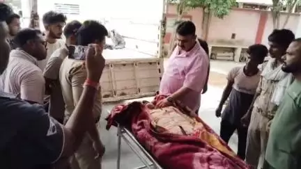 चुनार: हिनौता स्थित बाटी चोखा रेस्टोरेंट के मैनेजर का फांसी के फंदे से लटकता मिला शव, जांच में जुटी पुलिस