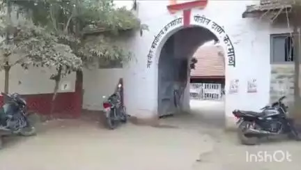 करमाळा: भगतवाडीत केस मागे घेण्यावरून पत्नीला विष पाजून मारण्याचा प्रयत्न; पतीसह ५ जणांवर करमाळा पोलीस ठाण्यात गुन्हे