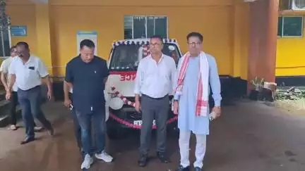 কদম: বগীনদীত বগীনদী আদৰ্শ চিকিৎসালয়ত এম্বুলেঞ্চ সেৱা মুকলি বিধায়ক মানৱ ডেকাৰ, উপস্থিত থাকে জিলা আয়ুক্ত
