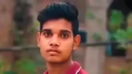 झांसी: दतिया गेट के बाहर से लापता छात्र की लाश मिली, 14 CCTV कैमरे देखकर परिजन पहुंचे, छात्र ने ट्रेन के आगे कूदकर दी जान