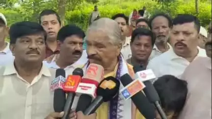 ଜଟଣୀ: ବାଛରା ପାହାଡ଼ରେ ବୃକ୍ଷ ରୋପଣ କାର୍ଯ୍ୟକ୍ରମରେ ଯୋଗ ଦେଇ ପୂର୍ବତନ ମନ୍ତ୍ରୀ ସୁର ରାଉତରାୟ ରଖିଲେ ପ୍ରତିକ୍ରିୟା