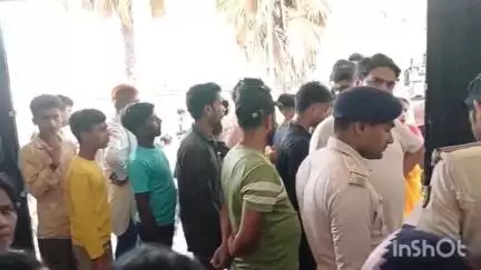 चौगाईं: नागा बाबा के तालाब में डूबे किशोर की मौत, विधायक ने परिजनों से की मुलाकात