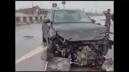 शिवपुरी: सतनवाडा फोर-लेन पर कार और ट्रक की भिड़ंत, नारकोटिक्स विभाग का अधिकारी बाल-बाल बचा