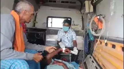 नौगढ़: नरकटी में जंगल से लकड़ी लेने पहुंचे सुखराम पर भालू ने किया हमला, हालत गंभीर, ट्रामा सेंटर रेफर