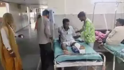 झालरापाटन: रलायती मोड पर शराबी बाइक चालक ने मारी टक्कर, बाइक सवार दंपति हुए घायल, आरोपी फरार