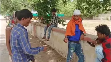रामस्थान में दबंगों ने युवक पर किया हमला, युवक के सिर में लगी चोट, घायल थाने में रिपोर्ट दर्ज कराने पहुंचा