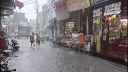 अमरोहा: अमरोहा में झमाझम बारिश से मौसम सुहाना, शहर के कई मोहल्लों में भरा पानी