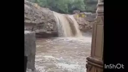 चित्तौड़गढ़: मेनाल के बाद प्रमुख धार्मिक स्थल निलिया महादेव का भी झरना चला, सोशल मीडिया पर वीडियो तेजी से वायरल