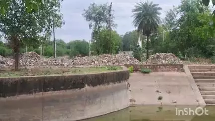 सबलगढ़: सबलगढ़ में नहर केनाल पर कचरा फेंकने से रहवासियों को हो रही है समस्या