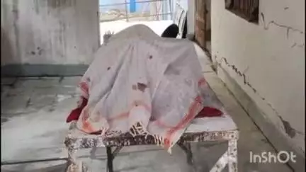 भभुआ: शांति नेत्रालय के पास साइकिल से जा रहे मजदूर पर 11 हजार वोल्टेज का तार गिरने से हुई मौत, सदर में पोस्टमार्टम