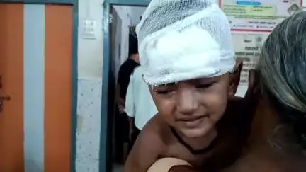 अमरपुर: बीदनचक में दो साल का मासूम बच्चा दो मंजिला मकान से गिरा