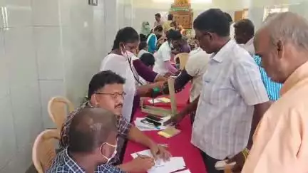 கோவில்பட்டி: வணிக வைசிய நடுநிலைப் பள்ளியில் மருத்துவ முகாம் திரளான பொதுமக்கள் பங்கேற்கு