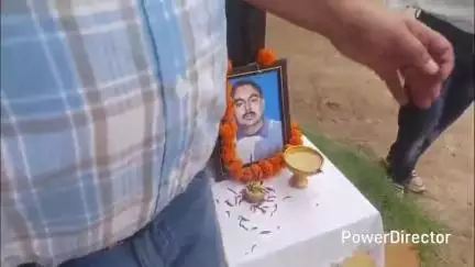 नाहन: नाहन चौगान मैदान में 'नीरज मेमोरियल फुटबॉल टूर्नामेंट' का भव्य आगाज, 8 टीमें ले रही हैं हिस्सा