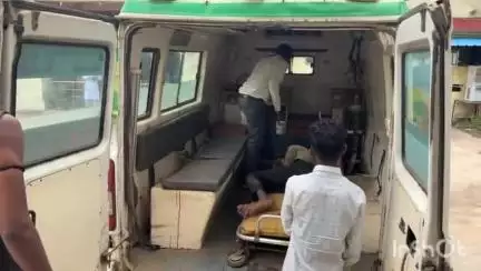 उदयपुर धरमजयगढ़: जमरगा में बाइक दुर्घटना में एक युवक बुरी तरह घायल, रविवार को अस्पताल की एंबुलेंस से लाया गया सिविल अस्पताल