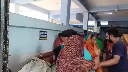 हाजीपुर में एक की गोली मारकर हत्या।
मृतक का नाम विनोद महतो घर एकरा गुमटी थाना काजीपुर बताया गया हैं।
#hajipur #kajipur