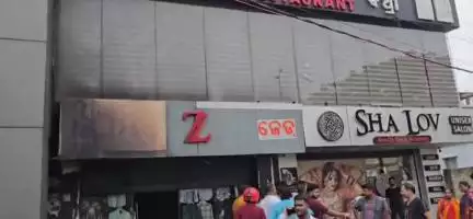 ଭୁବନେଶ୍ବର ମ୍ୟୁନିସିପାଲଟି କର୍ପୋରେସନ: ଏୟାରପୋର୍ଟ ନୂଆ ରୋଡ଼ରେ ଏକ ଡ୍ରେସ ଦୋକାନରେ ପେଟ୍ରୋଲ ପକାଇ ଜାଳିଦେଲେ ଦୁର୍ବୃତ୍ତ, ପୋଲିସର ଛାନଭିନ