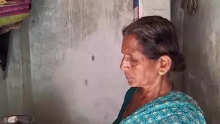 వైరా: ఎన్కూర్ మండలం రేపల్లెవాడ గ్రామంలో ఇందిరమ్మ రాజ్యంలో బాత్రూంలో నివాసం ఉంటున్న వృద్ధురాలు #localissue