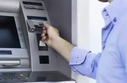 बैंकों ने ATM में बढ़ाई ₹100 और ₹200 के नोटों की संख्या; क्या है RBI का प्लान?
