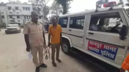 बिहार: मानपुर पुलिस ने मारपीट के मामले में 2008 से फरार आरोपी को गोंगड़ी पर गांव से किया गिरफ्तार