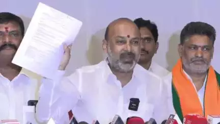 కరీంనగర్: ఎన్ డి ఎస్ ఏ పార్లమెంటులో బిల్లు ద్వారా ఆమోదించిన సంస్థ, కెసిఆర్ లెక్క తాగి ఏది పడితే అది రాసే సంస్థ కాదు: బండి సంజయ్