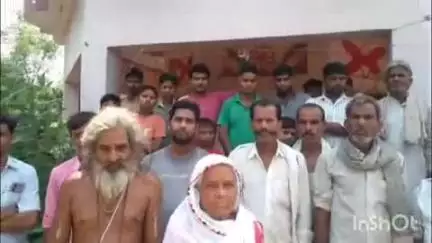 दातागंज: उसहैत थाना क्षेत्र के केशौपुर गांव के मंदिर पर दबंगों ने कब्जा करने की कोशिश की, ग्रामीणों ने किया हंगामा