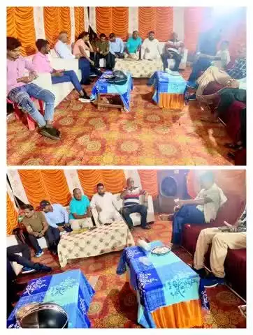 रुधौली विधान सभा क्षेत्र के गायसाथ में श्री चन्द्रनरायण चौधरी जी के पिता जी के ब्रम्हभोज कार्यक्रम में शामिल होकर श्रद्धा सुमन अर्पित किया ।
 
 
                      आपका अपना