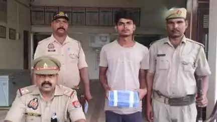 मुगलसराय: कूढ़ेखुर्द चौराहे से पुलिस ने अवैध शस्त्र बरामद कर एक अभियुक्त को किया गिरफ्तार