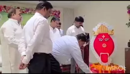 ସମ୍ବଲପୁର ମ୍ୟୁନିସିପାଲଟି: ବନ ବିଭାଗ ପକ୍ଷରୁ କେନ୍ଦୁପତ୍ର କ୍ରେତା ସଂଘ ର ଅଇଁଠାପାଲି ସ୍ଥିତ ଏକ ହୋଟେଲ ରେ ଗୁରୁତ୍ୱପୂର୍ଣ ବୈଠକ ଅନୁଷ୍ଠିତ