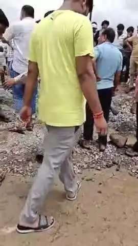 दतिया नगर: नगर में 3 घंटे में हुई डेढ़ इंच बारिश, नया ताल ओवरफ्लो होने से सड़कों पर बहा पानी; जगह-जगह हुआ जलभराव