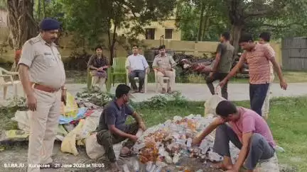 कुनौली थाना मेंअंचलाधिकारी ,पुलिस निरीक्षक मध्यनिषेध,सुपौल के उपस्थिति में कुल 1436 ली० शराब का विनष्टीकरण किया गया।