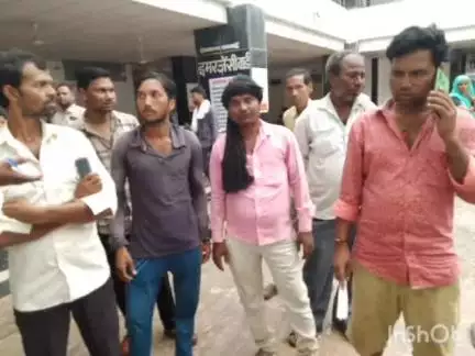 उरई: उरई कोतवाली क्षेत्र के ग्राम चक जगदेवपुर में घर में सो रही महिला को सांप ने बनाया शिकार, इलाज के दौरान हुई मौत