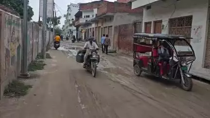 मऊ: नगर पालिका परिषद के सईदी रोड का रास्ता गड्ढों में तब्दील, भर रहा है पानी, नहीं हुआ समस्या का समाधान #jansamasya