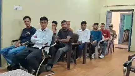 पौड़ी: वन अग्नि सुरक्षा में तत्पर काम करने वाले 35 कर्मचारियों का हुआ सम्मान, DFO ने किया सम्मानित