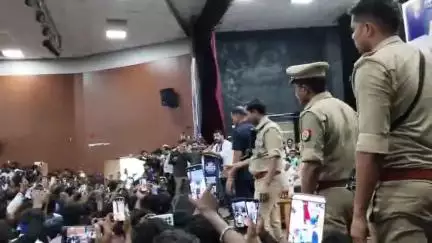 बस्ती: बस्ती पहुँचे नगीना सांसद चन्द्र शेखर रावण को सुनने के लिए उमड़ी भीड़