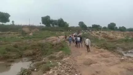બોડેલી: વાઘવા ગામે ભારજ નદી માં યુવાન તણાઈ જતા જેનો મૃતદેહ જબુગામ નદી માંથી મળ્યો