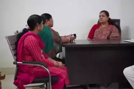 चास: बोकारो: सेक्टर 3 में विधायक श्वेता सिंह के आवास पर जनसुनवाई कार्यक्रम आयोजित