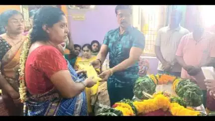 స్పెషల్ బ్రాంచ్లలో విధులు నిర్వహిస్తూ అనారోగ్యంతో మరణించిన మురళీకృష్ణ కుటుంబానికి పోలీస్ శాఖ లక్ష రూపాయలు చేయూత