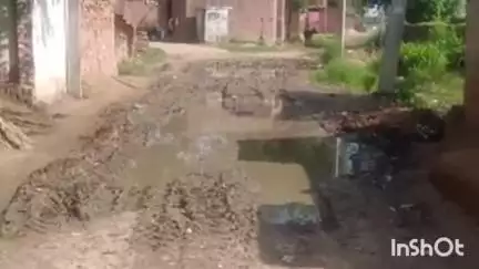 मोहम्मदी: मानसून की बारिश के बाद विकास कार्यों की खुली पोल, तुरकहटा गांव का मामला