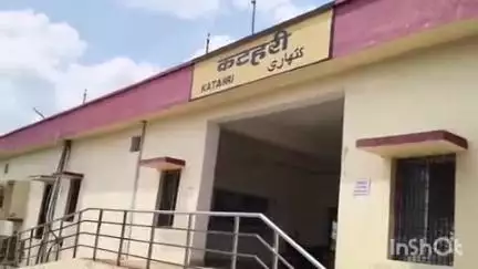 अकबरपुर: कटहरी रेलवे स्टेशन पर नहीं रुकती एक भी ट्रेन, यात्रियों को जाना पड़ता है 20 किमी दूर अकबरपुर या गोसाईगंज#jansamasya