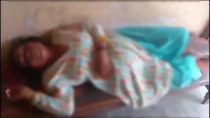शिकोहाबाद: रहचटी शिव नगर में पड़ोसियों पर लगा महिला को पीटने का आरोप, तहरीर देने शिकोहाबाद थाने पहुंची पीड़ित महिला