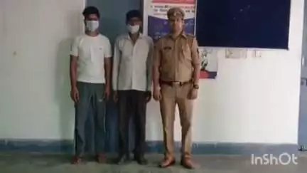 हापुड़: गांव गोंदी अंडरपास से पुलिस ने दहेज हत्या के मामले में फरार दो अभियुक्तों को किया गिरफ्तार
