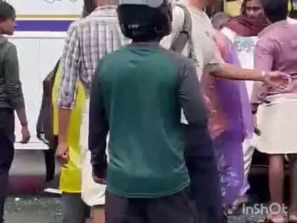 ചെങ്ങന്നൂർ: ക്രിസ്ത്യൻ കോളജിന് സമീപം ടൂറിസ്റ്റ് ബസും KSRTC ബസും കൂട്ടിയിടിച്ച് അപകടം, അമ്പതോളം പേർക്ക് പരിക്ക്