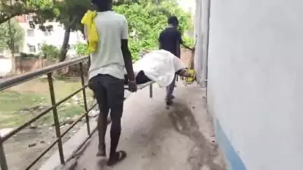 आरा: बिहियां स्टेशन के समीप रेलवे के कर्मचारी की ड्यूटी के दौरान ट्रेन से गिरकर हुई मौत